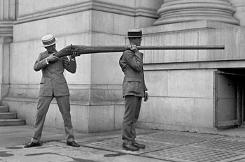 View Enlargement of Puntgun